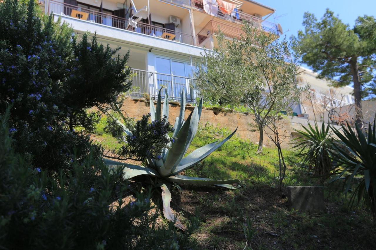 Apartments By The Sea Brela, Makarska - 2718 Exterior foto