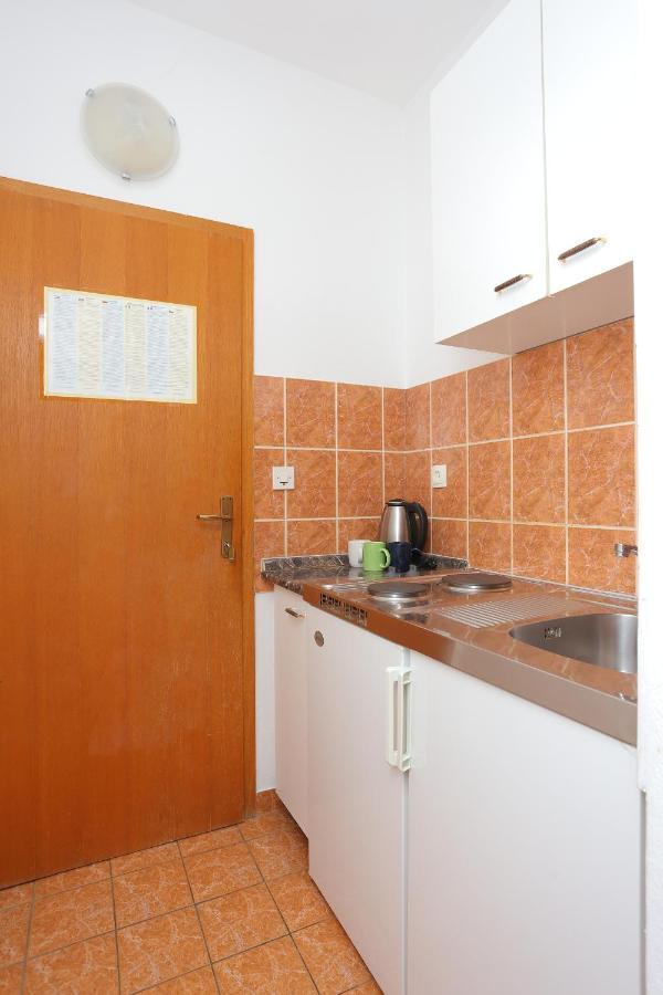 Apartments By The Sea Brela, Makarska - 2718 Exterior foto