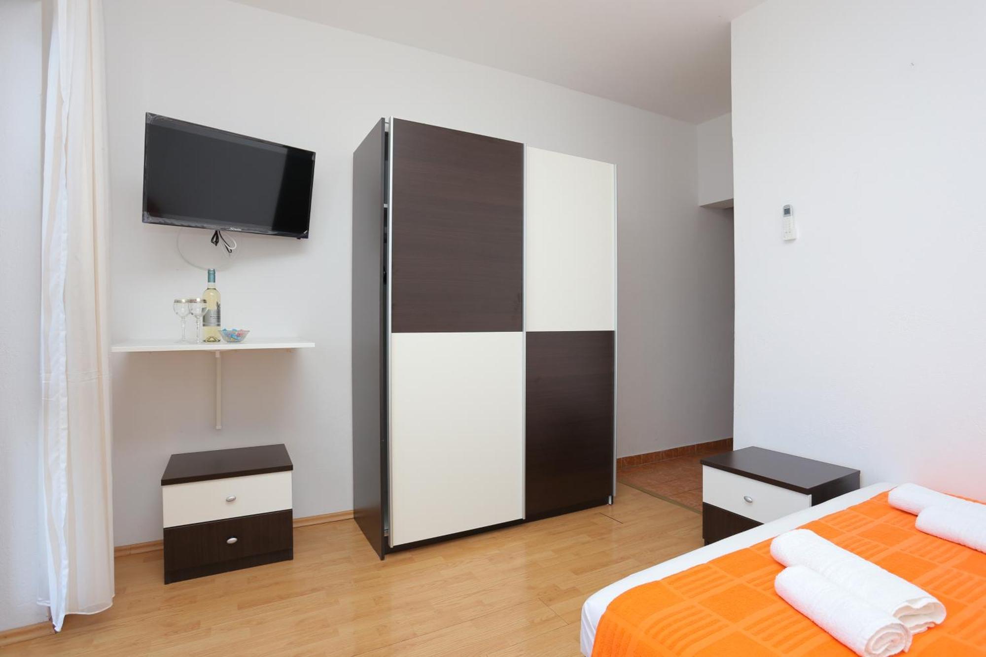 Apartments By The Sea Brela, Makarska - 2718 Zimmer foto